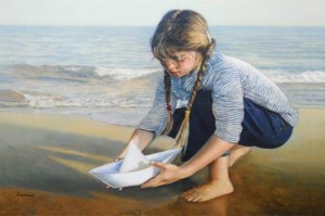 little-girl-with-paperboat-παιδι-με-χαρτινο-καραβακι